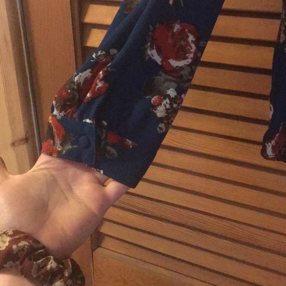 Floral top - Picture 5 of 5